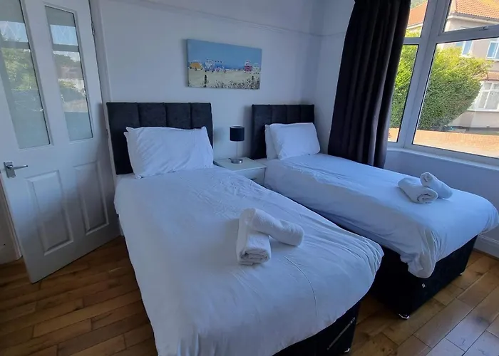 Holiday home Stanley House - Free Parking For Multiple Vehicles By Cliftonvalley Bristol