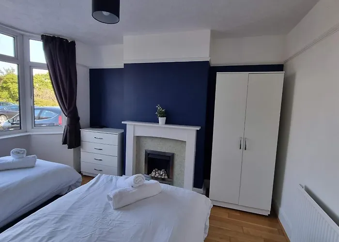 Stanley House - Free Parking For Multiple Vehicles By Cliftonvalley Holiday home *